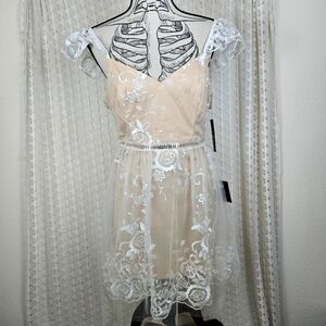 (NEW) Lulus Twirl the Night Away Lace Embroidered Dress Cream White Sz Medium